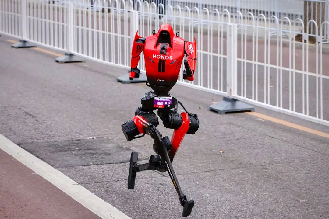 Honor's Lightning robot shatters human world record at half-marathon