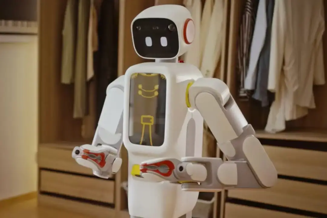 Futuring Robot's latest humanoid robot, the F2, is aimed at the consumer market