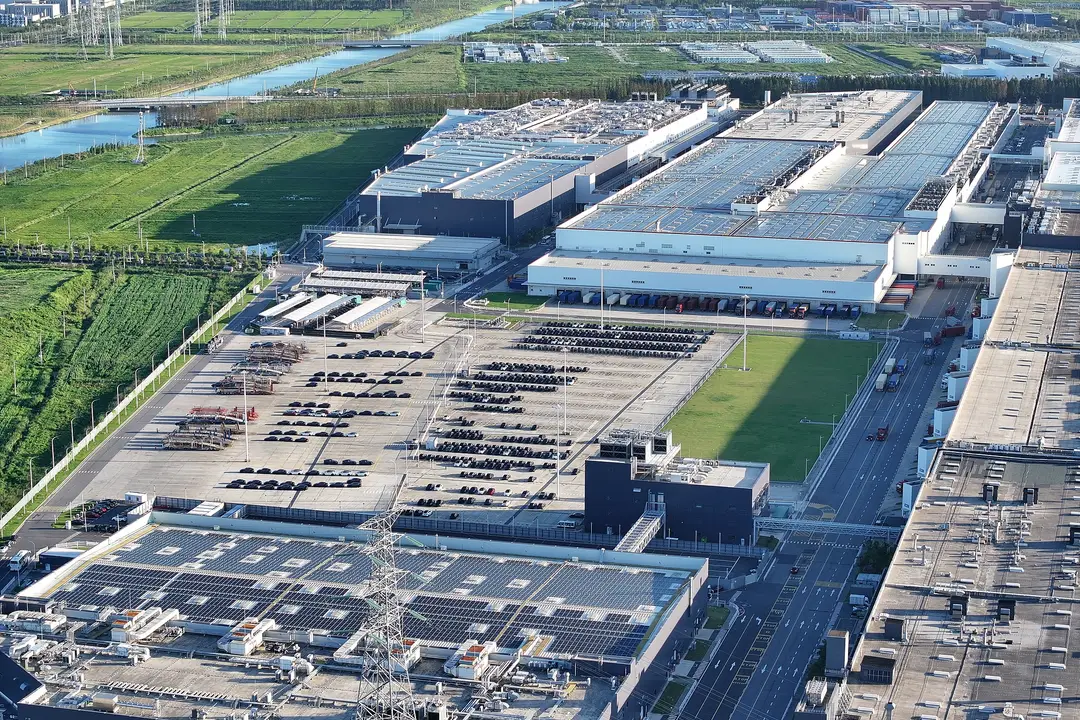 Photograph shows an aerial view of Tesla's Shanghai Gigafactory site
