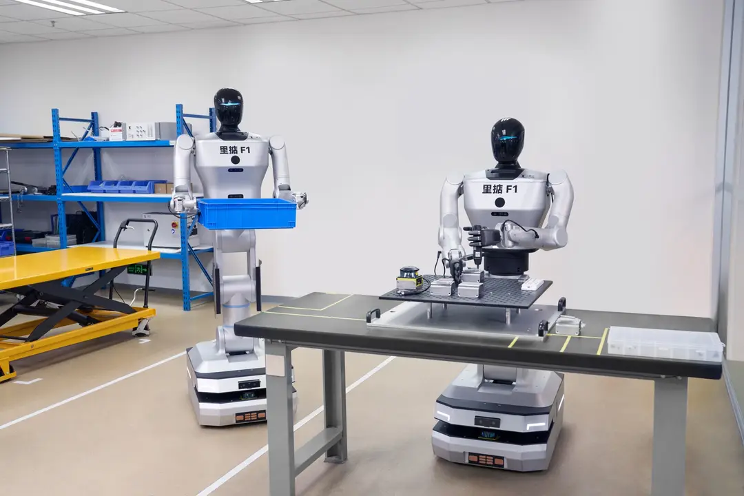 Picture shows Li-Gong Industrial's flagship humanoid wheeled robot